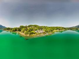 Camping Le Hameau Des Pécheurs, hotell i Novalaise