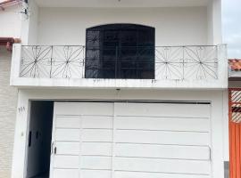 Casa em Aparecida-SP, 400M da Basilica,Vista para Basilica, hotel in Aparecida