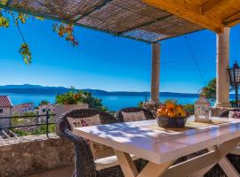 House Vedrana, hotel v Igranah