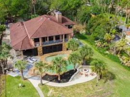 Bay Breeze Estate - Heated Pools, Private Pier & Walk to the Kemah Boardwalk