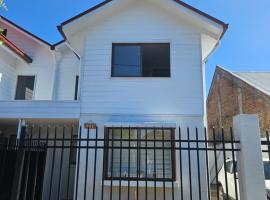 Casa con estacionamiento privado, Hotel in San Carlos