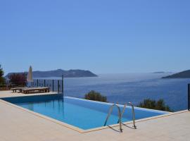 Carpici Kas, Luxury 3 Bed, 3 Bath, Duplex Apartment, hôtel à Kaş