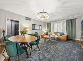 French-Garden Courtyard Retreat in Dallas