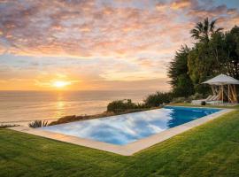 Miramar Estate by Stay Awhile Villas, hotel in Solromar