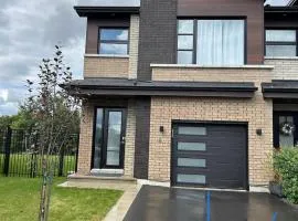 Private Basement Suite, Fully Equipped & Parking