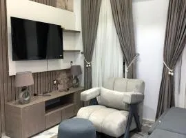 Views Apartment and Restaurant