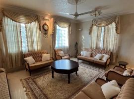 Moon Hostel, hotel en Seeb