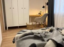 Cozy Center Apartment