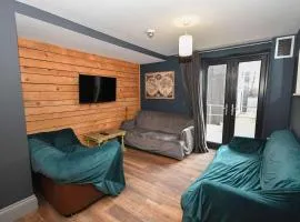 Cosy Budget 2BED Apartment Shared Kitchen