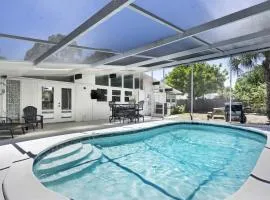 Fun pool home, 2 miles to Siesta