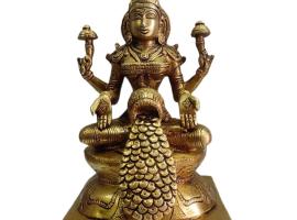 Temple View Non AC and No Car Parking Guest House Near Kamatchi Amman Temple Guest Check in Time 9PM and Check out 9AM，位于甘吉布勒姆的酒店