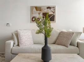 Landing Apartments - Bessemer, khách sạn ở Midfield