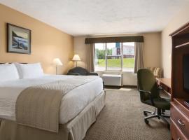 Days Inn & Suites by Wyndham Moncton، فندق في مونكتون