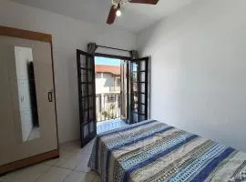 Casa em condomínio no centro de Bertioga