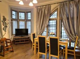 Original Trafalgar Square Apartment near Buckingham Palace