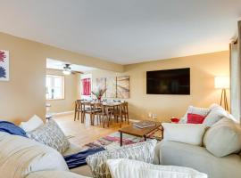 Viesnīca Gather Family! Home w/ Fenced Yard in Wheat Ridge pilsētā Vītridža