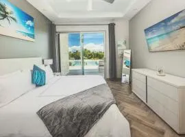 Private and Superbe Views