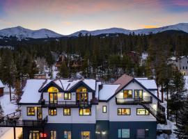 Breckenridge Adventure Chalet by AvantStay, hotel en Breckenridge