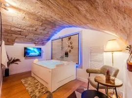 Suite d'Exception sous Voûtes avec Spa & Cinéma