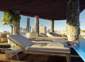 Modern Skyline Apartment 3BR with Pool Gym and tub