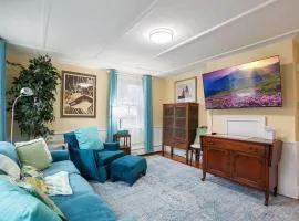 Fish & Ships on River Steps to Ocean, Blvd, Park