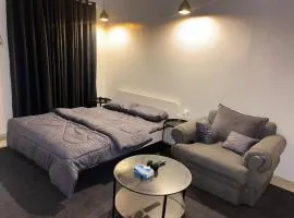 استوديو بتصميم هادئ ومريح في قلب الخبر