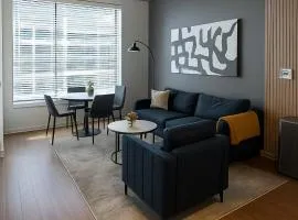 Birmingham Stay 2BR with Rooftop Amenities