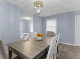 Willow Haven 2BR Cozy Retreat, Close to Hartford