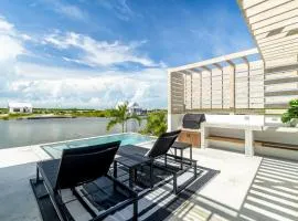 Villa Seabreeze and Mistico Beach Club plus Boat Shuttle