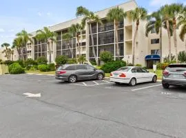 IMG Condo Near Golf Course