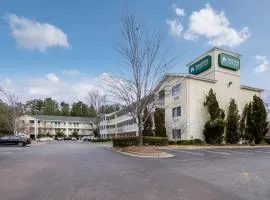 HomeTowne Studios by Red Roof Winston-Salem - University Pkwy