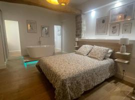 Corps de ferme restauré proche Barbizon, hotel i Saint-Martin-en-Bière