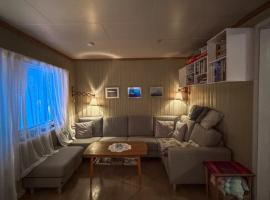 Charming Norwegian Cottage in Lyngen, hotell i Stor Elvdal