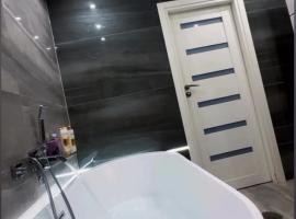 Apartament przestronny wysoki standard, hotel em Ruda Śląska