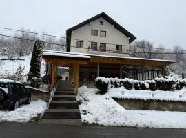 Apartments and Rooms Vicko, homestay in Brzeće