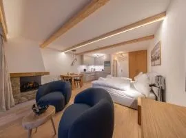 New Exclusive Studio with Fireplace, Pool & Sauna