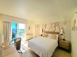 Ocean View Room at Ala Moana Hotel- Fees include