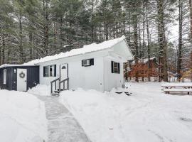 Snowmobile and ATV Trails On-Site Adirondacks Abode, hotel a Greig