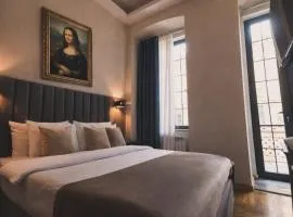 Renaissance Boutique Hotel