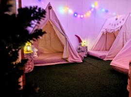 Santa's indoor Camping Hostel, albergue en Rovaniemi