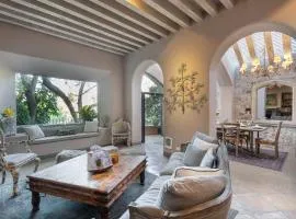 Casa Libelula, 3BR with Rooftop, Hot Tub & Views