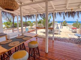 Palo Santo beach escape, Cottage in Canoas De Punta Sal