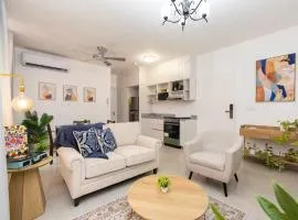 Beautiful apartment steps from the Old Town