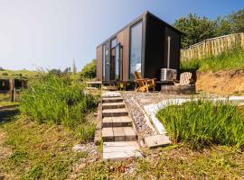 Stour Cabin by Tiny Away, glamping a Huiroa