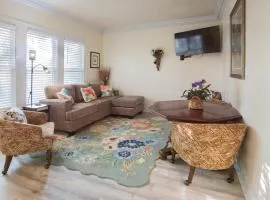 Mariposa Coral Home for 4