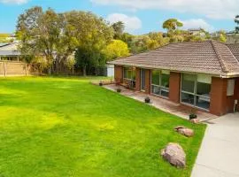 Bayside Breeze Retreat