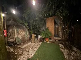 Casa de Campaña en la Pequeña Selva by Legnalife