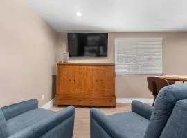 Boho Chic Dt Visalia W Modern Art Flair