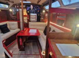 Voilier de tout confort, self-catering accommodation sa Cherbourg en Cotentin