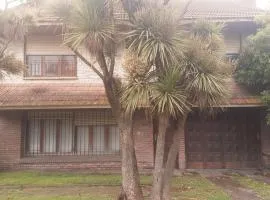 Chalet con Cochera techada